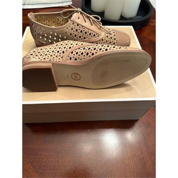 “MICHAEL Kors sunny lace up Vachetta leather  laser cut toe oxfords size 6 - Picture 7 of 7